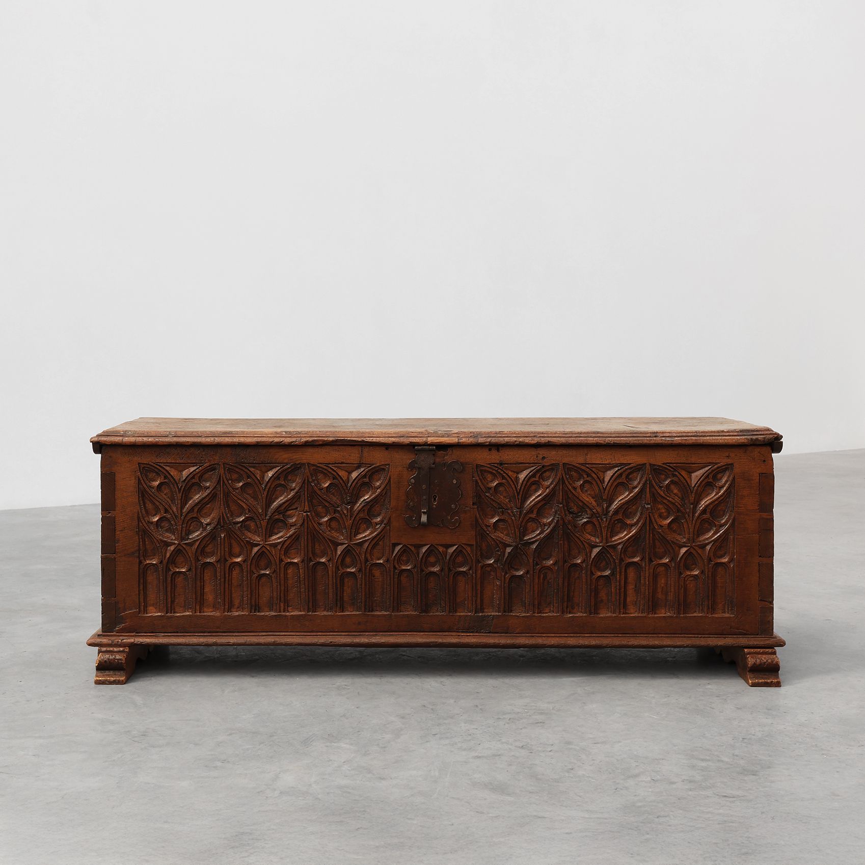 Rare Large Gothic 16th century carved solid oak chest, France-img